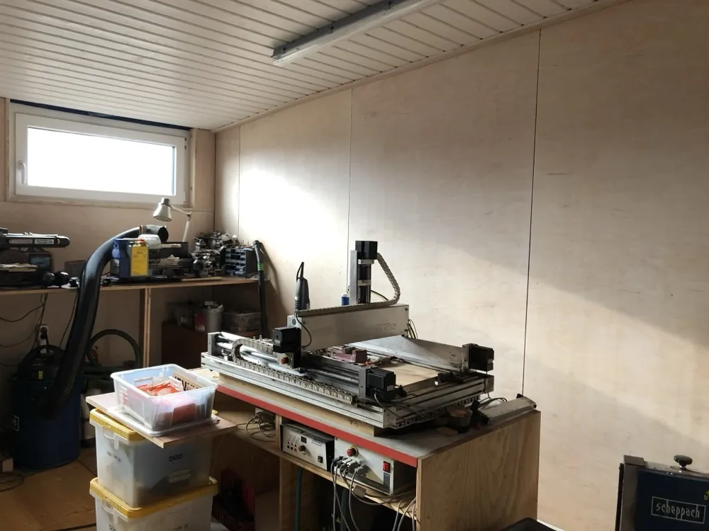 CNC-Fräse in der Werkstatt